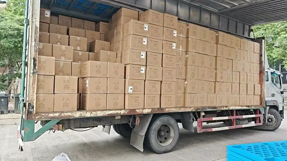 Shipping robot vacuums to Europe via the fast China-Europe Railway Express to meet Black Friday deadlines